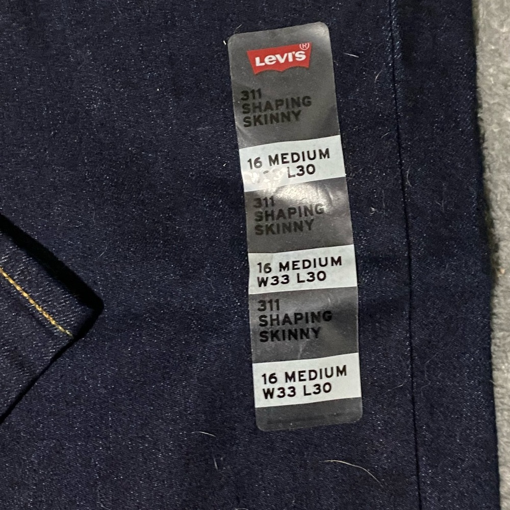 Size 16 skinny shaping Levi jeans, dark blue